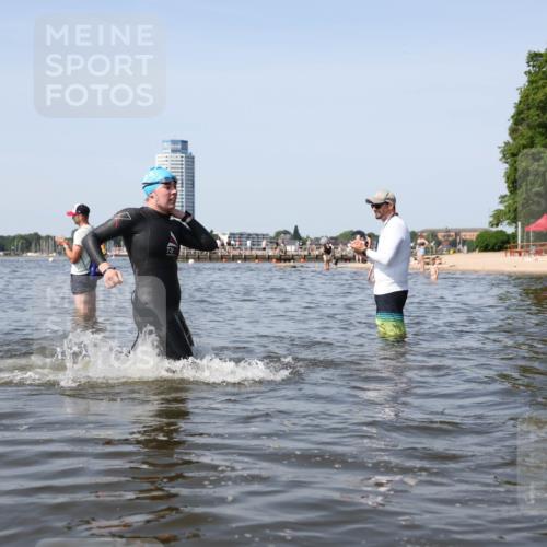 22.06.2025 - Viking Triathlon Michael Strokosch http://msf.ph/oto/8057721 22.06.2025 10:36:40 Schwimmen 42, 232, 251, 332 meine-sportfotos.de