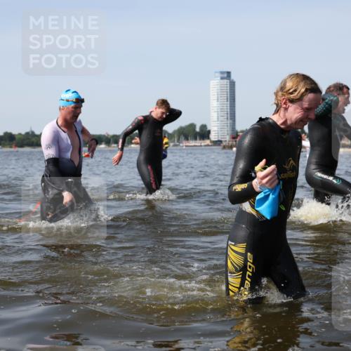 22.06.2025 - Viking Triathlon Michael Strokosch http://msf.ph/oto/8057726 22.06.2025 10:39:08 Schwimmen 40, 57, 79, 148, 181, 182, 185, 276, 295, 351, 386, 408, 416, 451, 536, 654 meine-sportfotos.de
