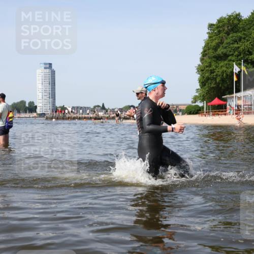 22.06.2025 - Viking Triathlon Michael Strokosch http://msf.ph/oto/8057733 22.06.2025 10:36:41 Schwimmen 232, 251, 332 meine-sportfotos.de