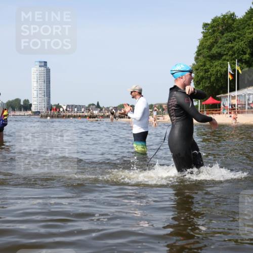 22.06.2025 - Viking Triathlon Michael Strokosch http://msf.ph/oto/8057734 22.06.2025 10:36:41 Schwimmen 232, 251, 332 meine-sportfotos.de