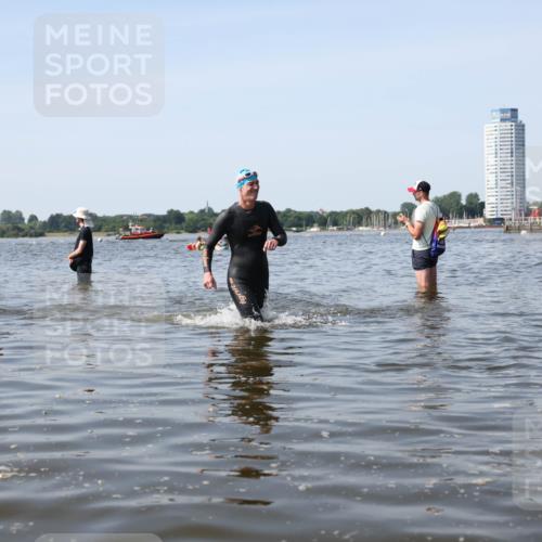 22.06.2025 - Viking Triathlon Michael Strokosch http://msf.ph/oto/8057739 22.06.2025 10:36:54 Schwimmen 331, 355, 388, 500 meine-sportfotos.de