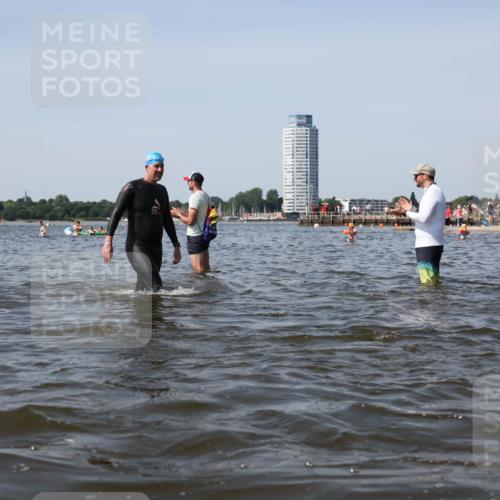 22.06.2025 - Viking Triathlon Michael Strokosch http://msf.ph/oto/8057746 22.06.2025 10:39:11 Schwimmen 79, 148, 181, 182, 185, 238, 276, 295, 351, 386, 408, 451, 536, 654 meine-sportfotos.de