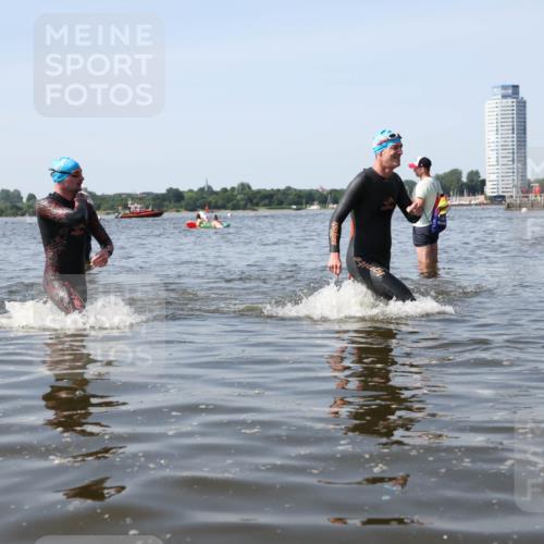 22.06.2025 - Viking Triathlon Michael Strokosch http://msf.ph/oto/8057750 22.06.2025 10:36:55 Schwimmen 331, 355, 388, 500 meine-sportfotos.de