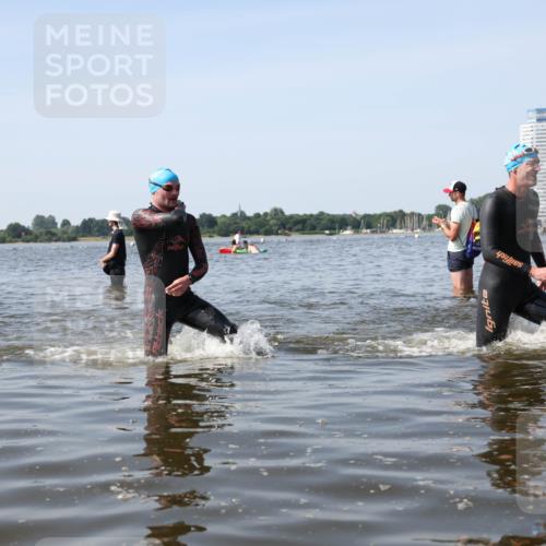 22.06.2025 - Viking Triathlon Michael Strokosch http://msf.ph/oto/8057755 22.06.2025 10:36:56 Schwimmen 331, 355, 388, 500 meine-sportfotos.de