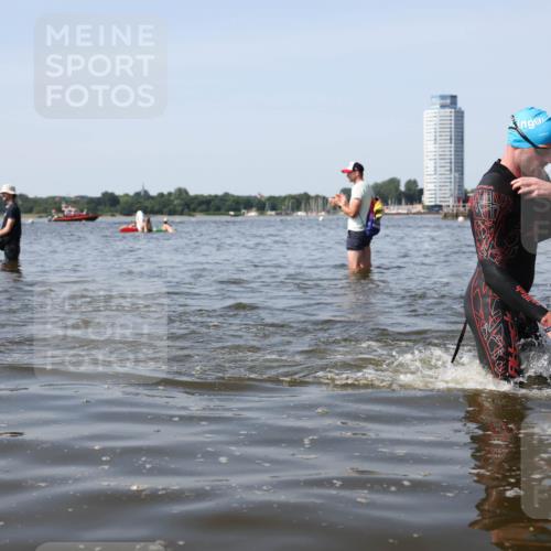 22.06.2025 - Viking Triathlon Michael Strokosch http://msf.ph/oto/8057768 22.06.2025 10:36:58 Schwimmen 331, 355, 388, 500 meine-sportfotos.de