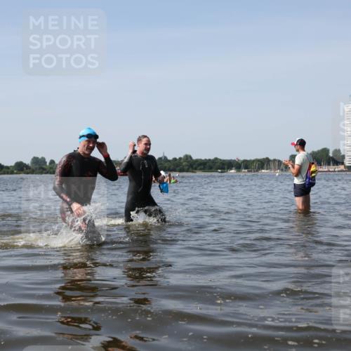 22.06.2025 - Viking Triathlon Michael Strokosch http://msf.ph/oto/8057771 22.06.2025 10:37:02 Schwimmen 331, 355, 388, 454, 500, 513 meine-sportfotos.de