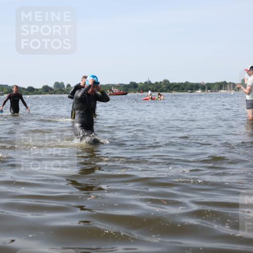 22.06.2025 - Viking Triathlon Michael Strokosch http://msf.ph/oto/8057804 22.06.2025 10:37:08 Schwimmen 172, 355, 370, 388, 454, 500, 513, 649 meine-sportfotos.de