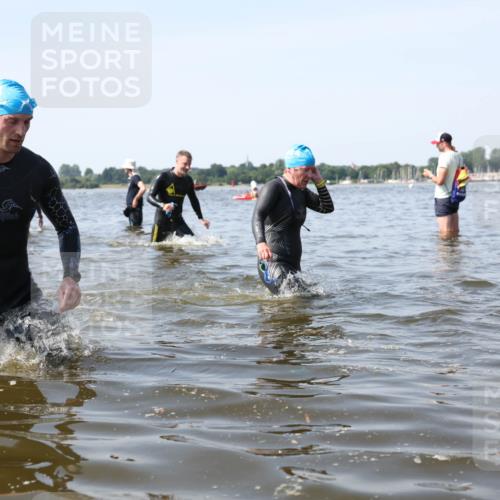 22.06.2025 - Viking Triathlon Michael Strokosch http://msf.ph/oto/8057808 22.06.2025 10:37:10 Schwimmen 172, 233, 355, 370, 383, 388, 454, 500, 513, 649 meine-sportfotos.de