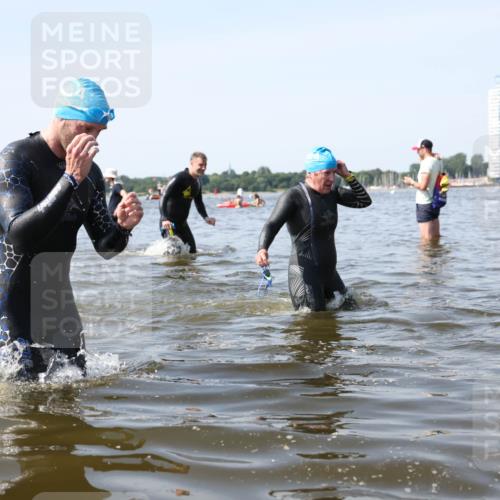 22.06.2025 - Viking Triathlon Michael Strokosch http://msf.ph/oto/8057813 22.06.2025 10:37:10 Schwimmen 172, 233, 355, 370, 383, 388, 454, 500, 513, 649 meine-sportfotos.de