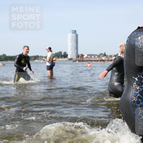 22.06.2025 - Viking Triathlon Michael Strokosch http://msf.ph/oto/8057827 22.06.2025 10:37:12 Schwimmen 172, 233, 355, 370, 383, 454, 500, 513, 649 meine-sportfotos.de