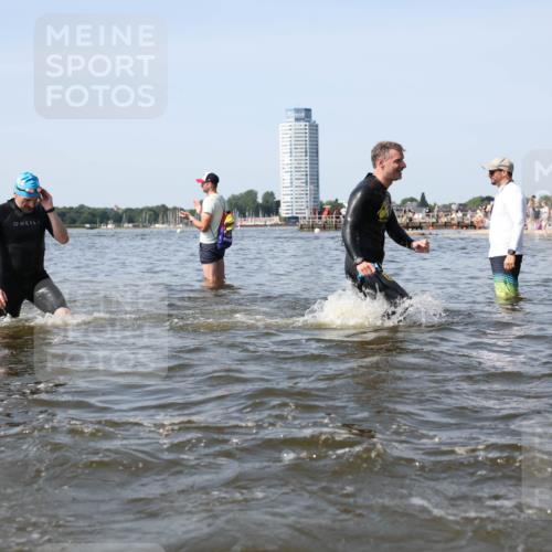 22.06.2025 - Viking Triathlon Michael Strokosch http://msf.ph/oto/8057833 22.06.2025 10:37:14 Schwimmen 34, 172, 233, 312, 344, 355, 370, 383, 454, 500, 513, 649 meine-sportfotos.de