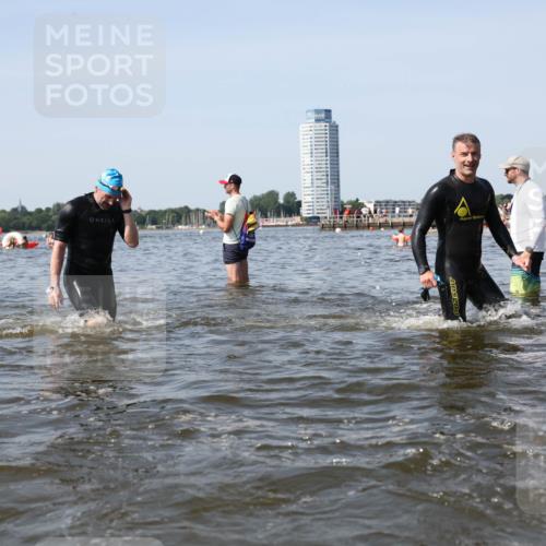 22.06.2025 - Viking Triathlon Michael Strokosch http://msf.ph/oto/8057835 22.06.2025 10:37:14 Schwimmen 34, 172, 233, 312, 344, 355, 370, 383, 454, 500, 513, 649 meine-sportfotos.de