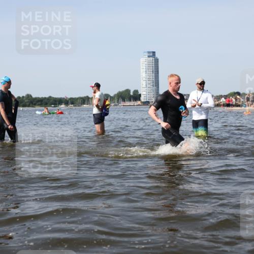 22.06.2025 - Viking Triathlon Michael Strokosch http://msf.ph/oto/8057836 22.06.2025 10:39:31 Schwimmen 25, 83, 86, 93, 117, 138, 150, 195, 238, 244, 298, 324, 337, 474, 529 meine-sportfotos.de