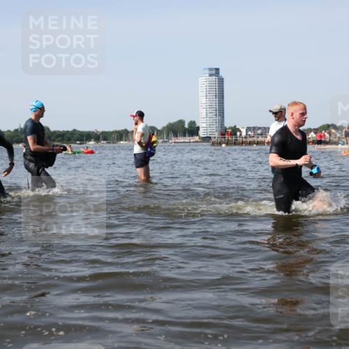 22.06.2025 - Viking Triathlon Michael Strokosch http://msf.ph/oto/8057838 22.06.2025 10:39:31 Schwimmen 25, 83, 86, 93, 117, 138, 150, 195, 238, 244, 298, 324, 337, 474, 529 meine-sportfotos.de