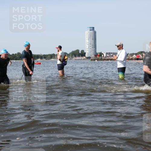 22.06.2025 - Viking Triathlon Michael Strokosch http://msf.ph/oto/8057840 22.06.2025 10:39:31 Schwimmen 25, 83, 86, 93, 117, 138, 150, 195, 238, 244, 298, 324, 337, 474, 529 meine-sportfotos.de