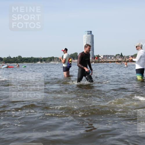 22.06.2025 - Viking Triathlon Michael Strokosch http://msf.ph/oto/8057843 22.06.2025 10:37:18 Schwimmen 34, 172, 180, 233, 253, 312, 316, 344, 370, 383, 454, 513, 649 meine-sportfotos.de