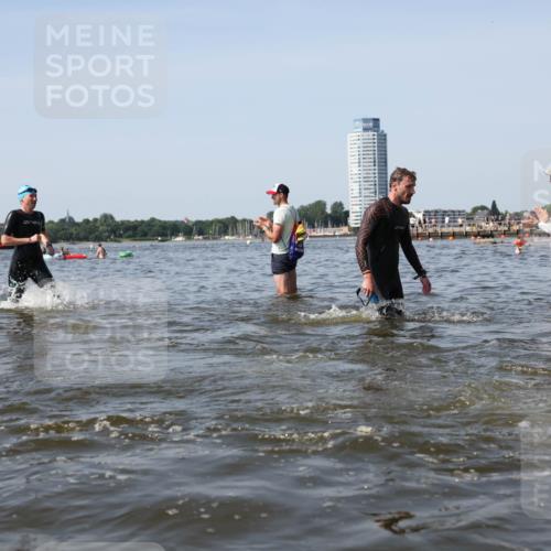 22.06.2025 - Viking Triathlon Michael Strokosch http://msf.ph/oto/8057846 22.06.2025 10:37:18 Schwimmen 34, 172, 180, 233, 253, 312, 316, 344, 370, 383, 454, 513, 649 meine-sportfotos.de