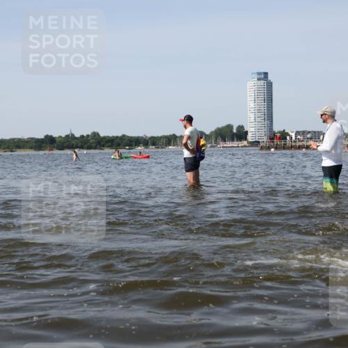 22.06.2025 - Viking Triathlon Michael Strokosch http://msf.ph/oto/8057853 22.06.2025 10:39:35 Schwimmen 25, 29, 86, 93, 117, 138, 150, 244, 298, 324, 337, 474, 529 meine-sportfotos.de