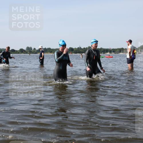 22.06.2025 - Viking Triathlon Michael Strokosch http://msf.ph/oto/8057862 22.06.2025 10:39:38 Schwimmen 25, 29, 86, 93, 117, 138, 150, 244, 298, 337, 423, 529 meine-sportfotos.de