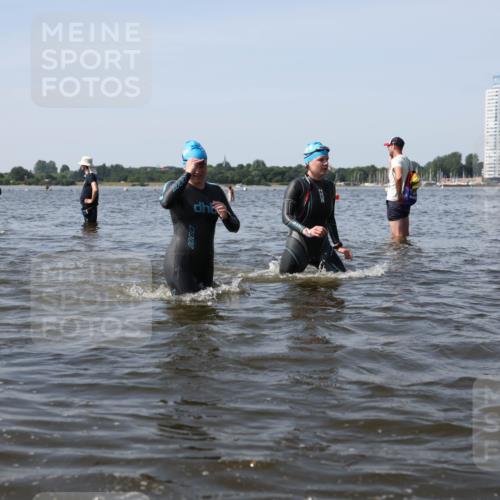 22.06.2025 - Viking Triathlon Michael Strokosch http://msf.ph/oto/8057865 22.06.2025 10:39:38 Schwimmen 25, 29, 86, 93, 117, 138, 150, 244, 298, 337, 423, 529 meine-sportfotos.de