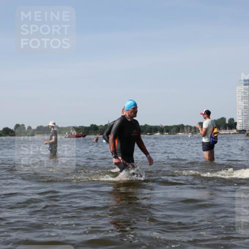 22.06.2025 - Viking Triathlon Michael Strokosch http://msf.ph/oto/8057871 22.06.2025 10:37:21 Schwimmen 34, 131, 172, 180, 233, 253, 312, 316, 344, 370, 383, 454, 456, 513, 649 meine-sportfotos.de