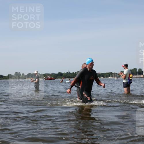 22.06.2025 - Viking Triathlon Michael Strokosch http://msf.ph/oto/8057874 22.06.2025 10:37:21 Schwimmen 34, 131, 172, 180, 233, 253, 312, 316, 344, 370, 383, 454, 456, 513, 649 meine-sportfotos.de