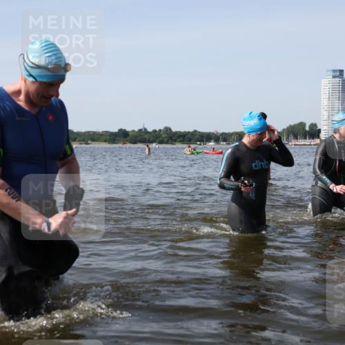 22.06.2025 - Viking Triathlon Michael Strokosch http://msf.ph/oto/8057875 22.06.2025 10:39:39 Schwimmen 25, 29, 86, 93, 117, 138, 150, 244, 337, 423, 529 meine-sportfotos.de