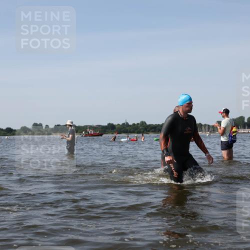 22.06.2025 - Viking Triathlon Michael Strokosch http://msf.ph/oto/8057876 22.06.2025 10:37:22 Schwimmen 21, 34, 131, 172, 180, 233, 253, 312, 316, 344, 370, 383, 454, 456, 513, 649 meine-sportfotos.de