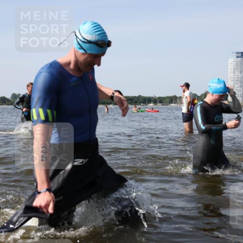 22.06.2025 - Viking Triathlon Michael Strokosch http://msf.ph/oto/8057878 22.06.2025 10:39:40 Schwimmen 25, 29, 86, 93, 117, 138, 150, 244, 337, 423, 518, 529 meine-sportfotos.de
