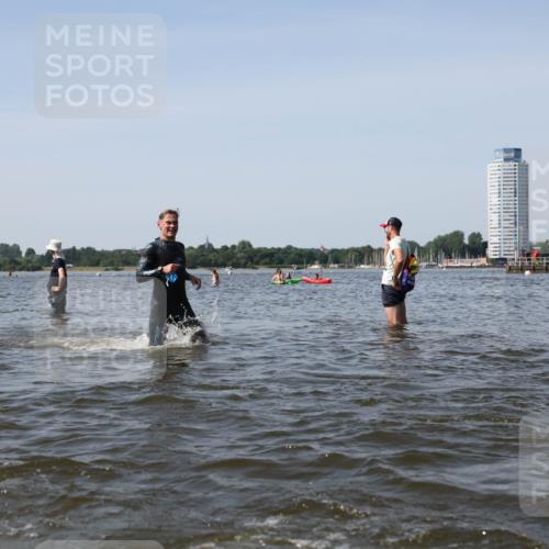 22.06.2025 - Viking Triathlon Michael Strokosch http://msf.ph/oto/8057883 22.06.2025 10:39:41 Schwimmen 25, 29, 86, 93, 138, 150, 244, 337, 423, 518, 529 meine-sportfotos.de