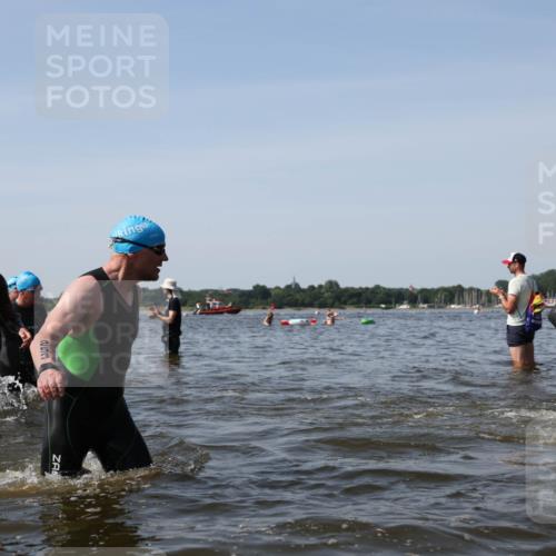 22.06.2025 - Viking Triathlon Michael Strokosch http://msf.ph/oto/8057885 22.06.2025 10:37:23 Schwimmen 21, 34, 131, 172, 180, 187, 233, 253, 312, 316, 344, 370, 383, 454, 456, 649 meine-sportfotos.de