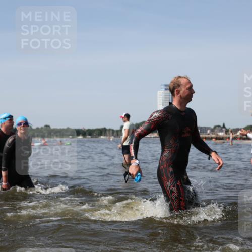 22.06.2025 - Viking Triathlon Michael Strokosch http://msf.ph/oto/8057904 22.06.2025 10:37:26 Schwimmen 21, 34, 131, 141, 180, 187, 233, 253, 312, 316, 344, 370, 383, 456, 639 meine-sportfotos.de