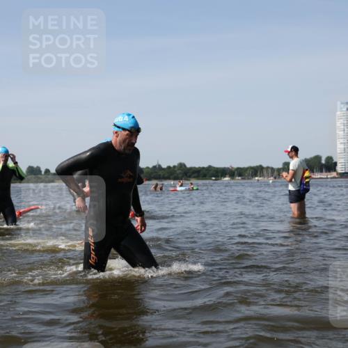 22.06.2025 - Viking Triathlon Michael Strokosch http://msf.ph/oto/8057921 22.06.2025 10:37:30 Schwimmen 21, 34, 131, 141, 163, 177, 180, 187, 233, 245, 253, 312, 316, 344, 383, 456, 614, 639 meine-sportfotos.de