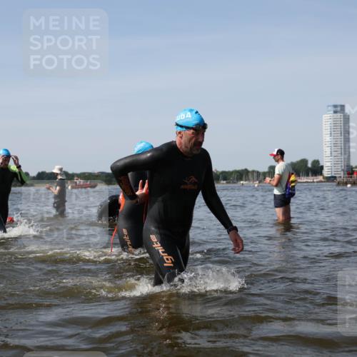 22.06.2025 - Viking Triathlon Michael Strokosch http://msf.ph/oto/8057924 22.06.2025 10:37:31 Schwimmen 21, 34, 131, 141, 163, 177, 180, 187, 245, 253, 312, 316, 344, 383, 456, 614, 639 meine-sportfotos.de