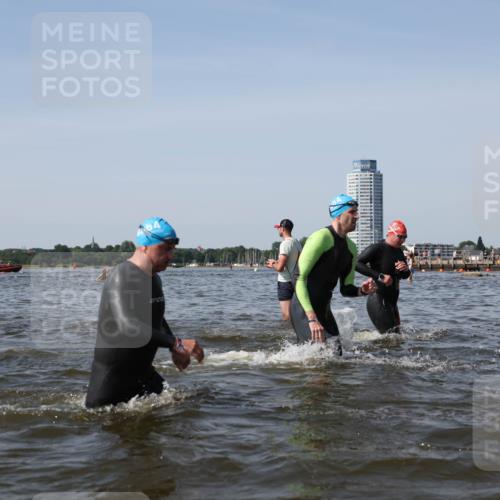 22.06.2025 - Viking Triathlon Michael Strokosch http://msf.ph/oto/8057936 22.06.2025 10:37:34 Schwimmen 21, 34, 131, 141, 163, 177, 180, 187, 245, 253, 312, 316, 344, 456, 506, 614, 639, 645 meine-sportfotos.de