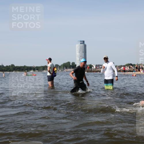 22.06.2025 - Viking Triathlon Michael Strokosch http://msf.ph/oto/8057948 22.06.2025 10:39:53 Schwimmen 29, 283, 423, 437, 518 meine-sportfotos.de
