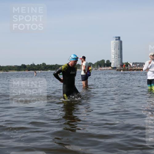 22.06.2025 - Viking Triathlon Michael Strokosch http://msf.ph/oto/8057956 22.06.2025 10:40:02 Schwimmen 248, 283, 437, 538 meine-sportfotos.de