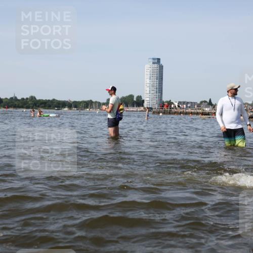 22.06.2025 - Viking Triathlon Michael Strokosch http://msf.ph/oto/8057964 22.06.2025 10:37:41 Schwimmen 21, 141, 163, 177, 187, 245, 396, 411, 433, 456, 506, 614, 619, 639, 645 meine-sportfotos.de
