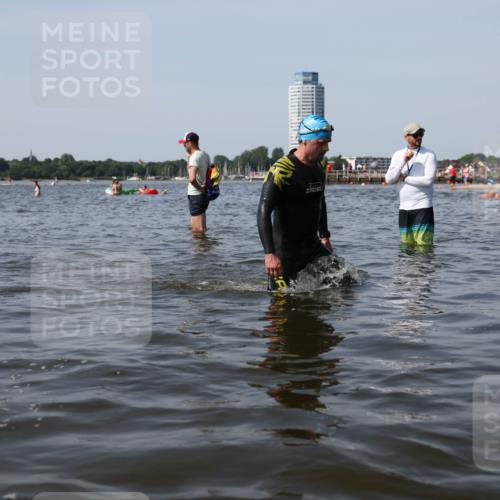 22.06.2025 - Viking Triathlon Michael Strokosch http://msf.ph/oto/8057968 22.06.2025 10:40:04 Schwimmen 248, 283, 538 meine-sportfotos.de