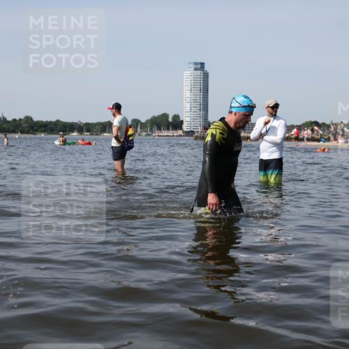 22.06.2025 - Viking Triathlon Michael Strokosch http://msf.ph/oto/8057970 22.06.2025 10:40:04 Schwimmen 248, 283, 538 meine-sportfotos.de
