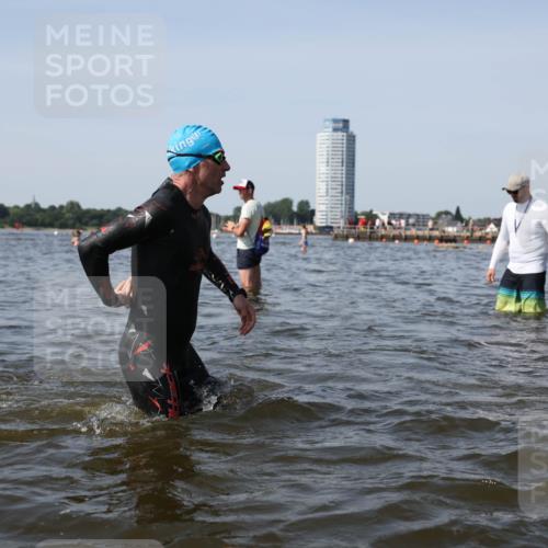 22.06.2025 - Viking Triathlon Michael Strokosch http://msf.ph/oto/8057974 22.06.2025 10:37:43 Schwimmen 21, 141, 163, 177, 187, 245, 396, 411, 433, 506, 614, 619, 639, 645 meine-sportfotos.de