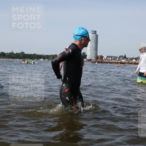 22.06.2025 - Viking Triathlon Michael Strokosch http://msf.ph/oto/8057977 22.06.2025 10:37:43 Schwimmen 21, 141, 163, 177, 187, 245, 396, 411, 433, 506, 614, 619, 639, 645 meine-sportfotos.de