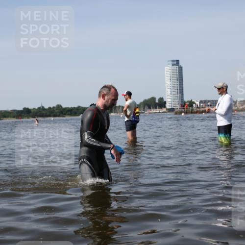 22.06.2025 - Viking Triathlon Michael Strokosch http://msf.ph/oto/8057994 22.06.2025 10:40:15 Schwimmen 248, 375, 379, 385, 394, 487, 517, 538, 553 meine-sportfotos.de