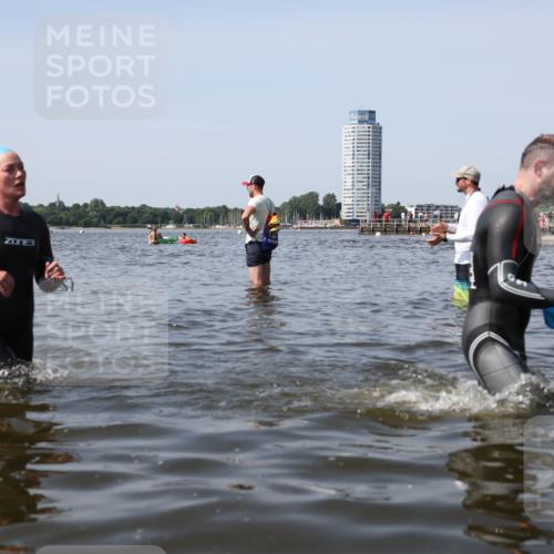 22.06.2025 - Viking Triathlon Michael Strokosch http://msf.ph/oto/8058001 22.06.2025 10:40:16 Schwimmen 248, 375, 379, 385, 394, 487, 517, 538, 553 meine-sportfotos.de