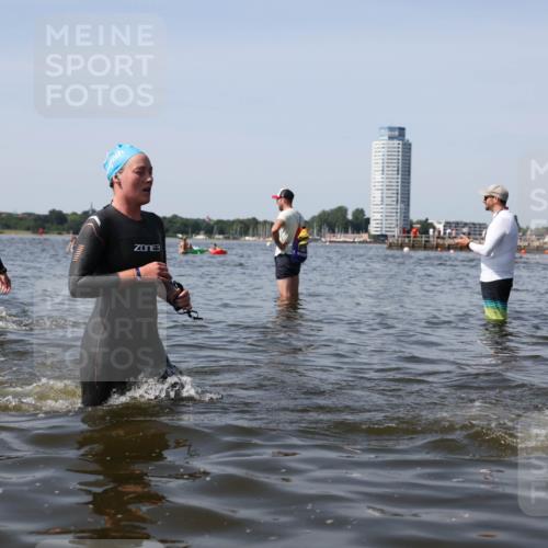 22.06.2025 - Viking Triathlon Michael Strokosch http://msf.ph/oto/8058003 22.06.2025 10:40:17 Schwimmen 248, 375, 379, 385, 394, 487, 517, 553 meine-sportfotos.de