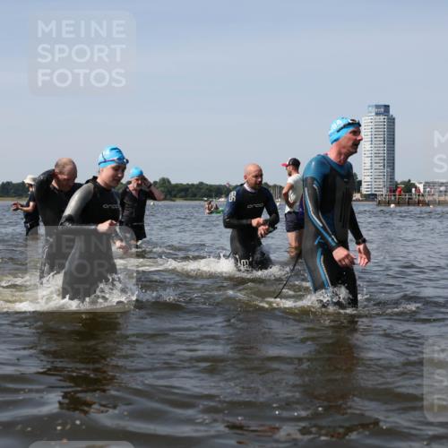 22.06.2025 - Viking Triathlon Michael Strokosch http://msf.ph/oto/8058017 22.06.2025 10:40:20 Schwimmen 248, 254, 375, 379, 385, 394, 487, 511, 517, 553 meine-sportfotos.de