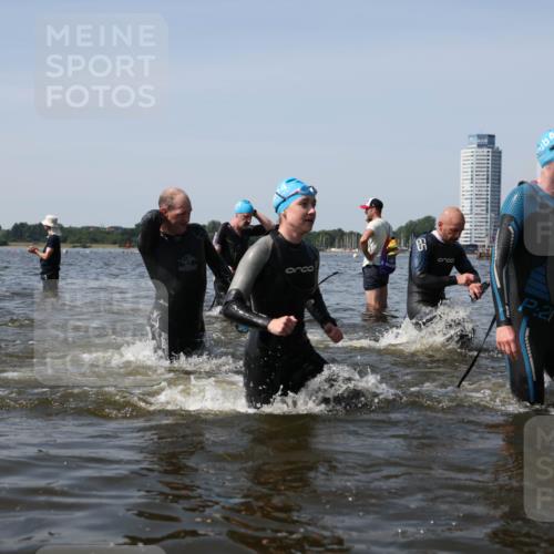 22.06.2025 - Viking Triathlon Michael Strokosch http://msf.ph/oto/8058022 22.06.2025 10:40:21 Schwimmen 228, 254, 291, 375, 379, 385, 394, 487, 511, 517, 553 meine-sportfotos.de