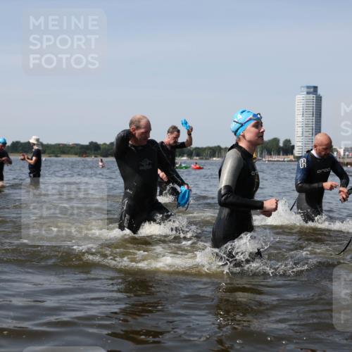 22.06.2025 - Viking Triathlon Michael Strokosch http://msf.ph/oto/8058024 22.06.2025 10:40:21 Schwimmen 228, 254, 291, 375, 379, 385, 394, 487, 511, 517, 553 meine-sportfotos.de