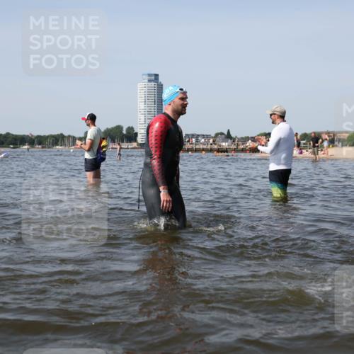 22.06.2025 - Viking Triathlon Michael Strokosch http://msf.ph/oto/8058037 22.06.2025 10:37:52 Schwimmen 146, 335, 396, 411, 433, 506, 619, 645 meine-sportfotos.de