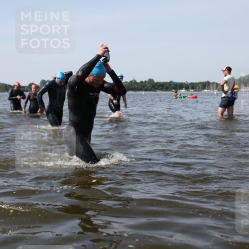 22.06.2025 - Viking Triathlon Michael Strokosch http://msf.ph/oto/8058038 22.06.2025 10:40:24 Schwimmen 44, 228, 254, 275, 291, 375, 379, 385, 394, 487, 511, 514, 517, 553, 556 meine-sportfotos.de